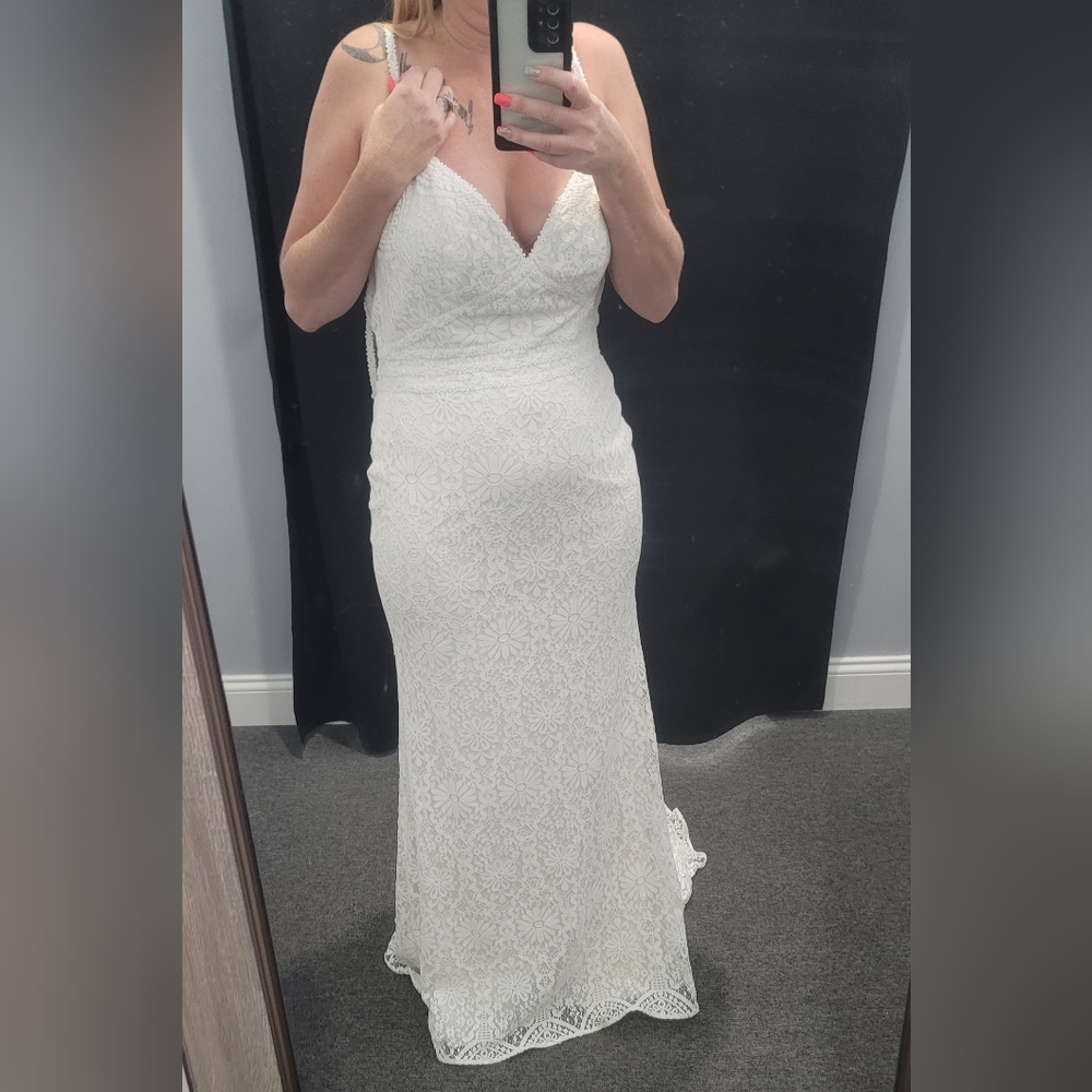 Elegant White Lace Dress